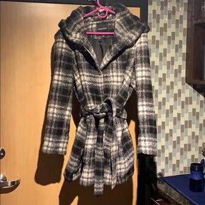 Black/grey/white plaid pattern wool coat